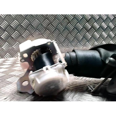 Ceinture arriere centrale TOYOTA YARIS 2 PHASE 1 d’occasion
