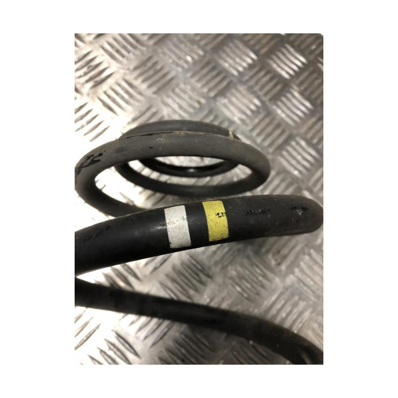 Ressort de suspension arriere RENAULT TRAFIC 3 COURT PHASE 2 d’occasion