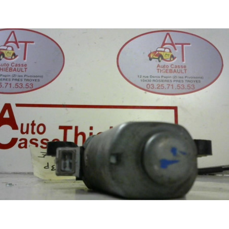 Leve vitre electrique avant droit PEUGEOT 106 PHASE 1 d’occasion