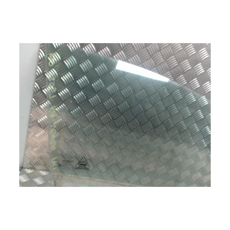 Vitre avant droit KIA VENGA PHASE 1 d’occasion