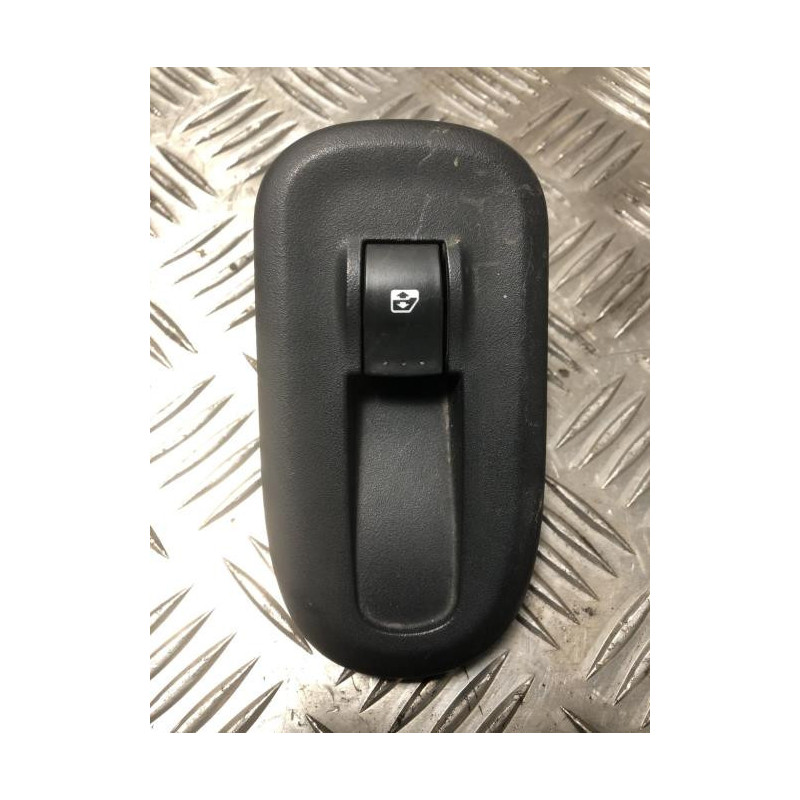 Interrupteur de leve vitre avant droit RENAULT KANGOO 2 PHASE 1 d’occasion