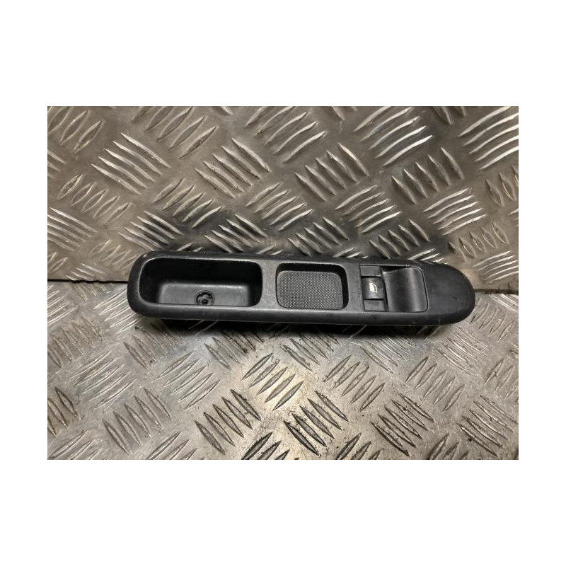 Interrupteur de leve vitre avant droit PEUGEOT 5008 1 PHASE 1 d’occasion