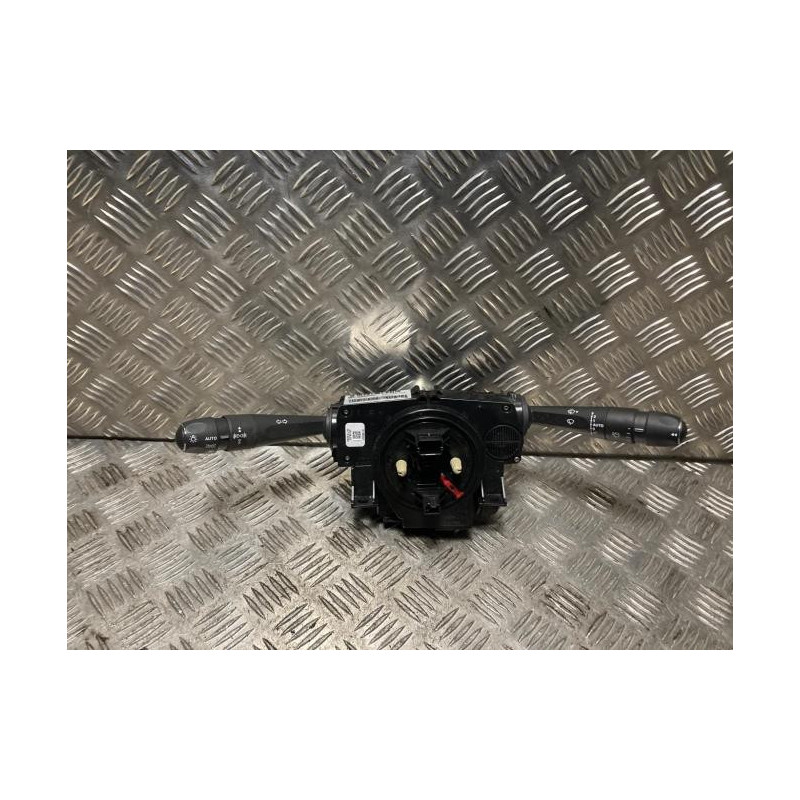 Com (Bloc Contacteur Tournant+Commodo Essuie Glace+Commodo Phare) CITROEN C4 3 d’occasion