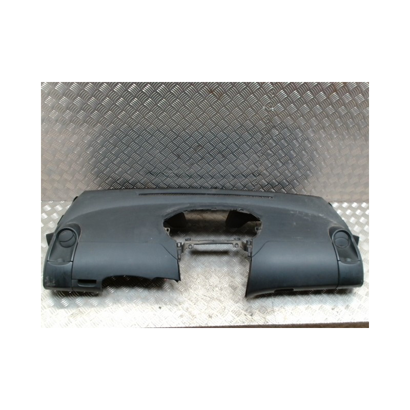 Tableau de bord TOYOTA YARIS 2 PHASE 1 d’occasion