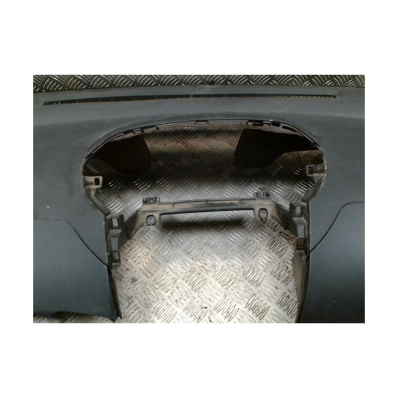 Tableau de bord TOYOTA YARIS 2 PHASE 1 d’occasion