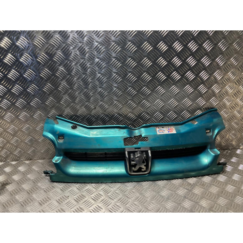 Calandre PEUGEOT PARTNER 1 PHASE 1 d’occasion