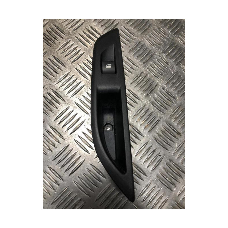 Interrupteur de leve vitre arriere droit PEUGEOT 208 2 d’occasion