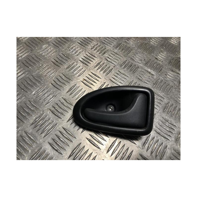 Poignee interieur avant droit RENAULT TRAFIC 2 PHASE 2 d’occasion