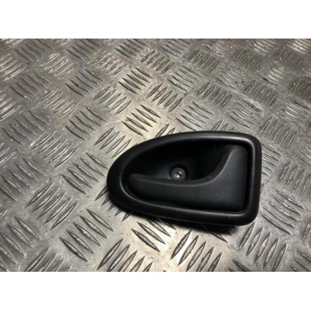 Poignee interieur avant droit RENAULT TRAFIC 2 PHASE 2 d’occasion