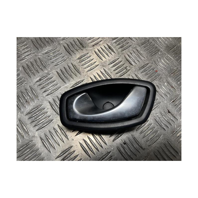 Poignee interieur avant gauche RENAULT CLIO 4 PHASE 1 d’occasion