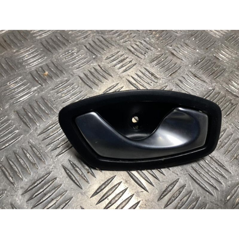 Poignee interieur avant droit RENAULT CLIO 4 PHASE 1 d’occasion