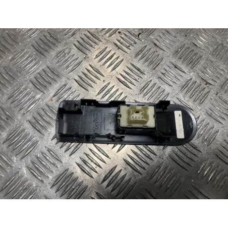 Interrupteur de leve vitre avant droit RENAULT CLIO 4 PHASE 1 d’occasion