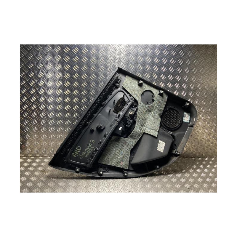 Panneau de porte arriere droit RENAULT SCENIC 3 PHASE 3 d’occasion