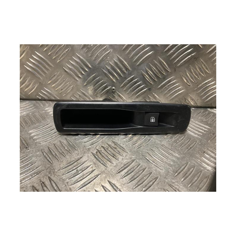 Interrupteur de leve vitre arriere droit RENAULT SCENIC 3 PHASE 3 d’occasion