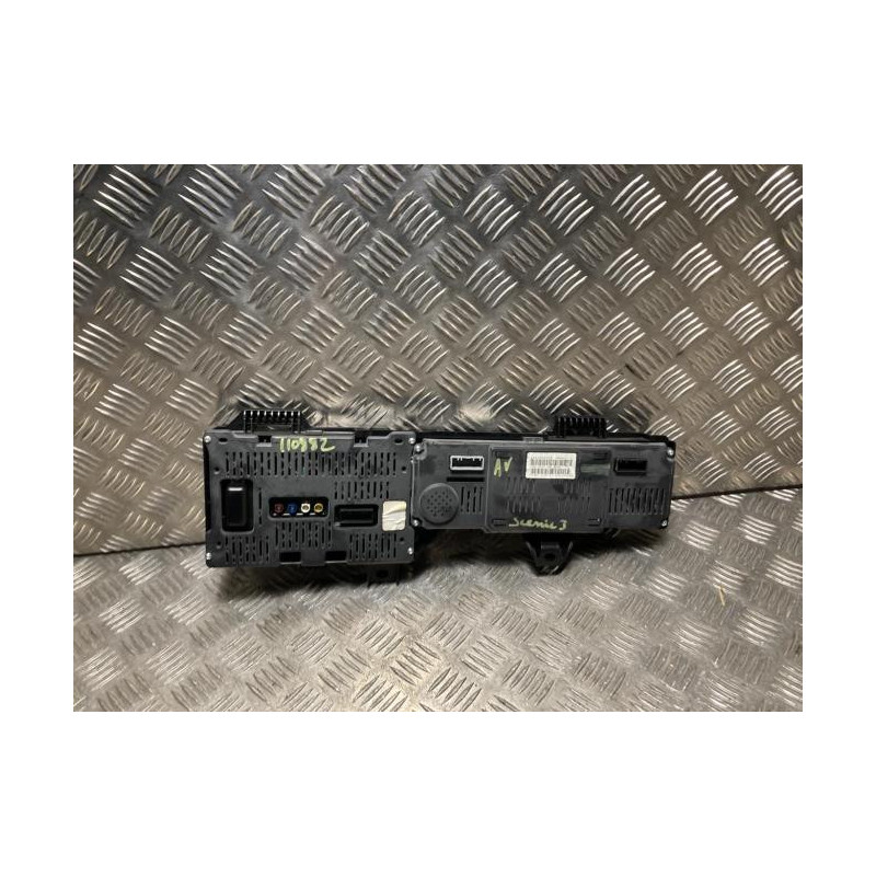 Ecran GPS RENAULT SCENIC 3 PHASE 3 d’occasion