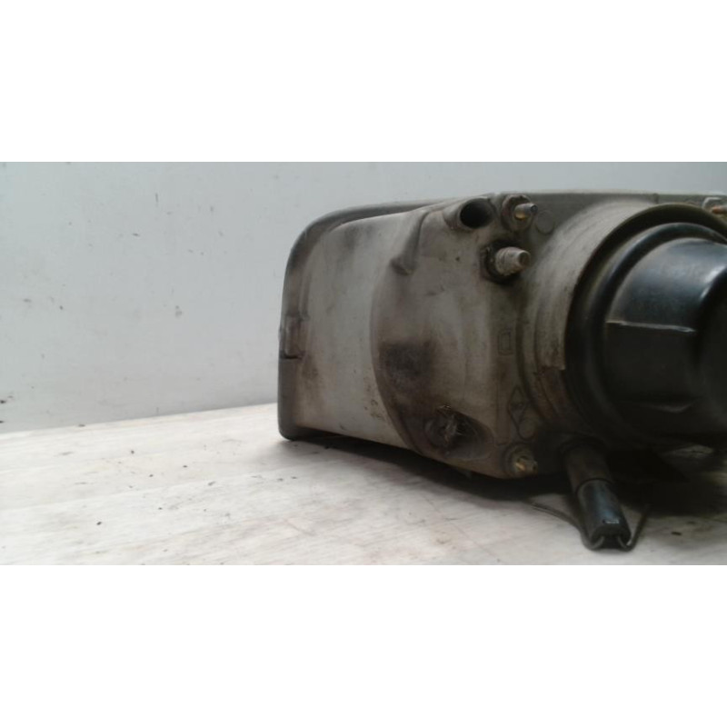 Optique avant principal droit (feux)(phare) RENAULT EXPRESS 2 d’occasion
