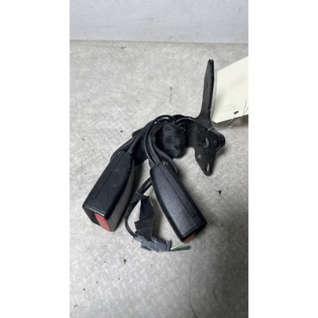 Attache ceinture arriere droit RENAULT CLIO 4 PHASE 1 d’occasion