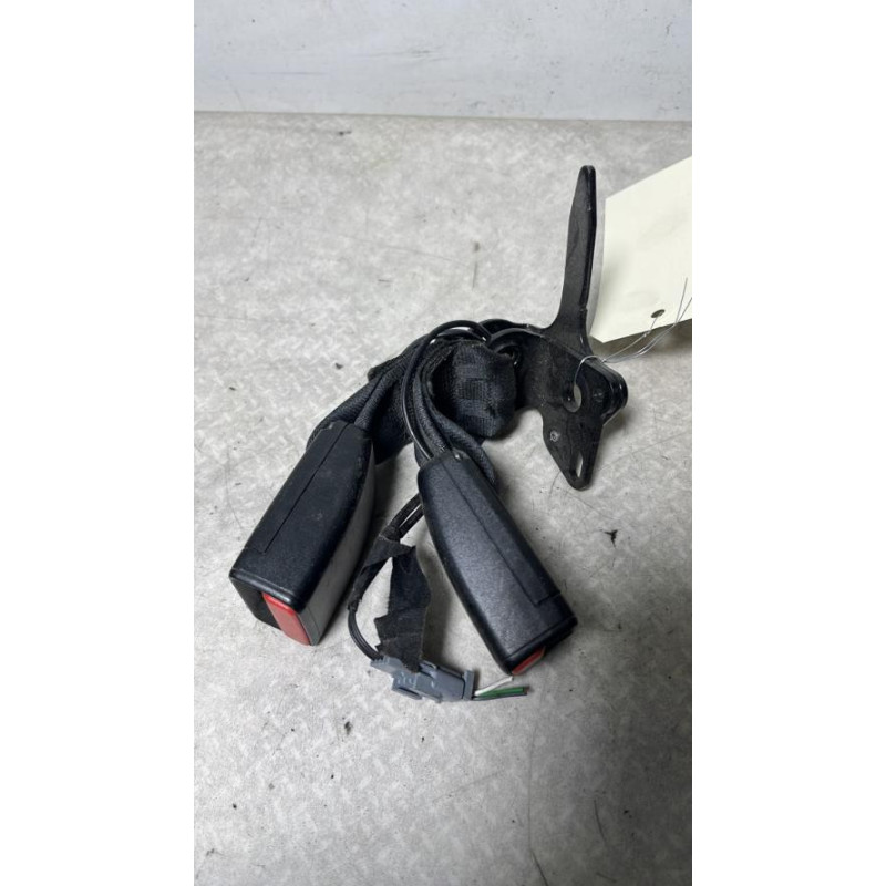 Attache ceinture arriere droit RENAULT CLIO 4 PHASE 1 d’occasion