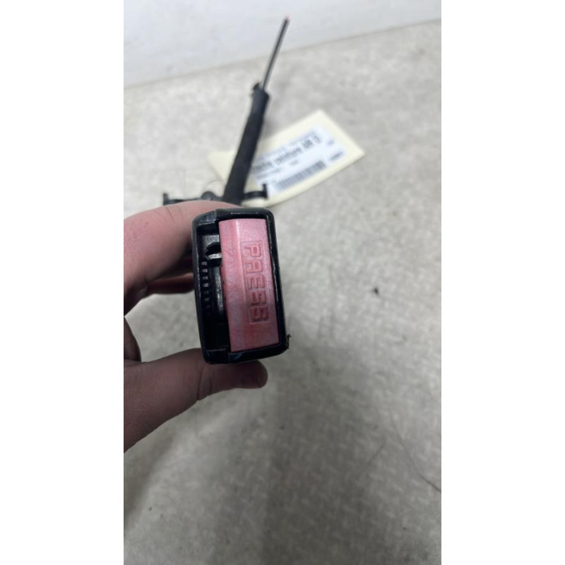 Attache ceinture arriere droit RENAULT MEGANE 3 PHASE 1 d’occasion