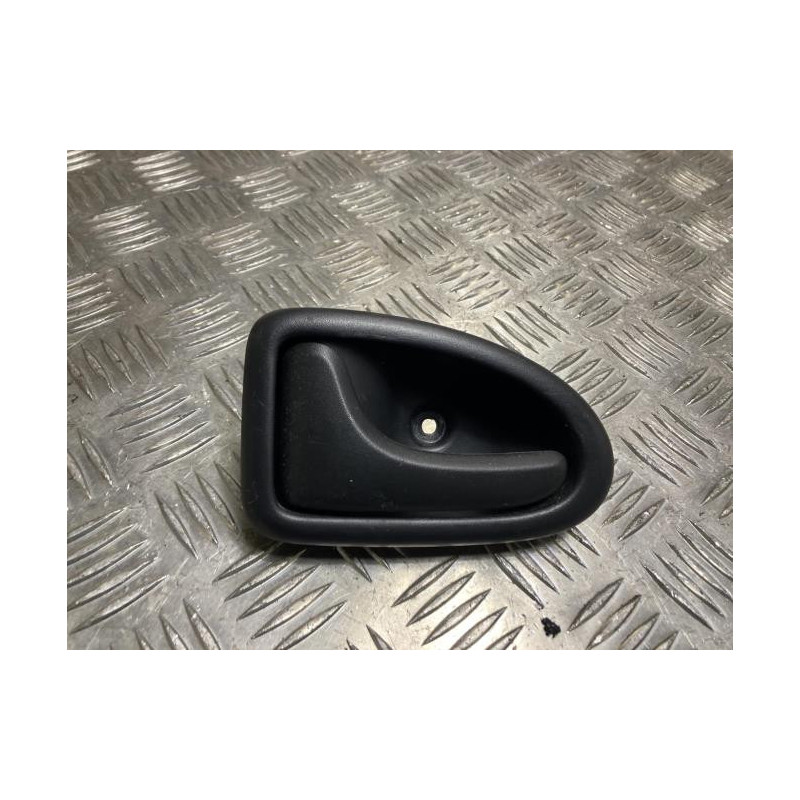 Poignee interieur arriere gauche RENAULT TRAFIC 3 COURT PHASE 2 d’occasion