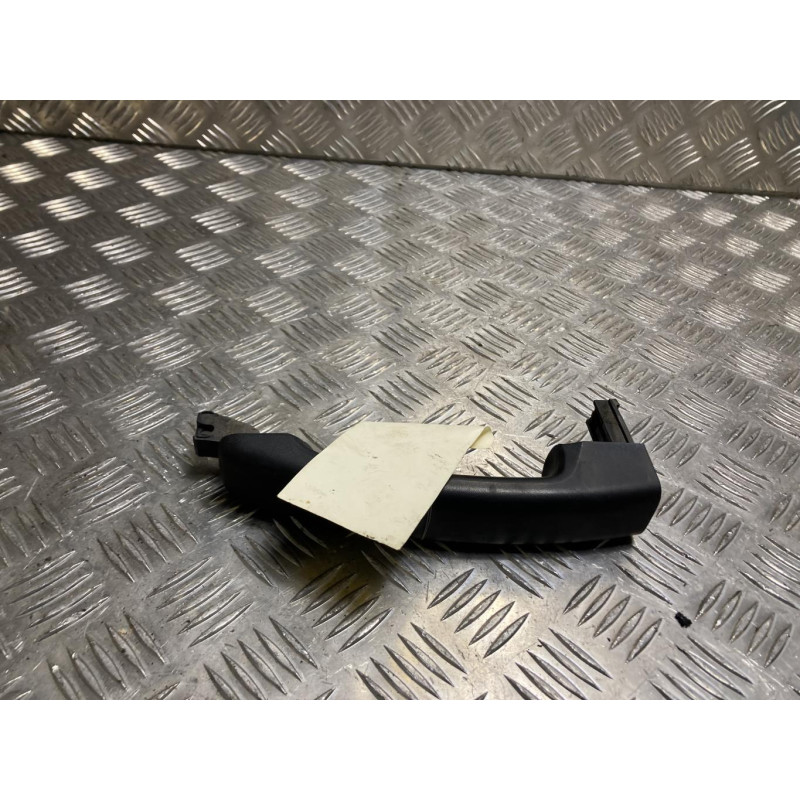 Poignee porte coffre gauche RENAULT TRAFIC 3 COURT PHASE 2 d’occasion