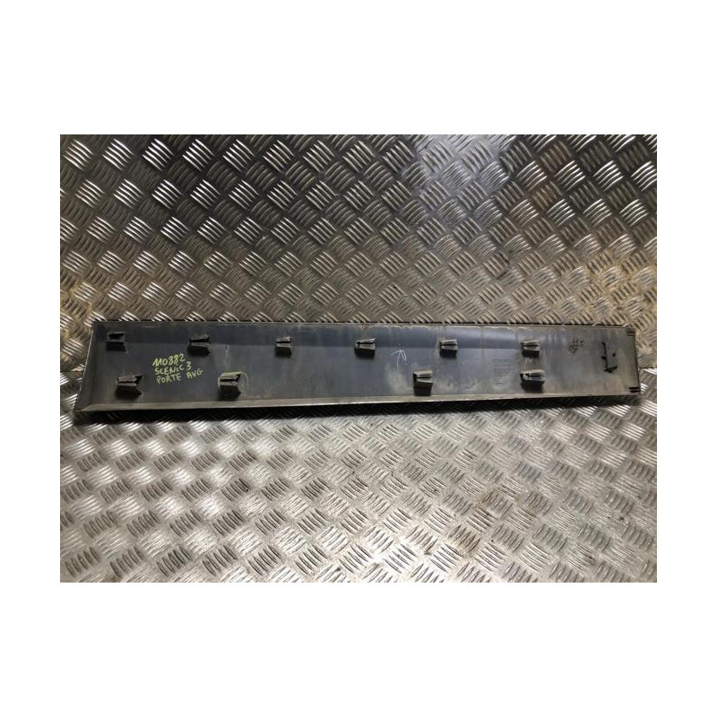 Baguette de porte avant gauche RENAULT SCENIC 3 PHASE 3 d’occasion