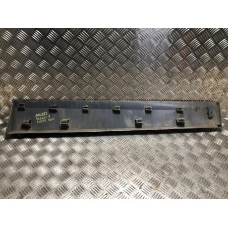 Baguette de porte avant gauche RENAULT SCENIC 3 PHASE 3 d’occasion