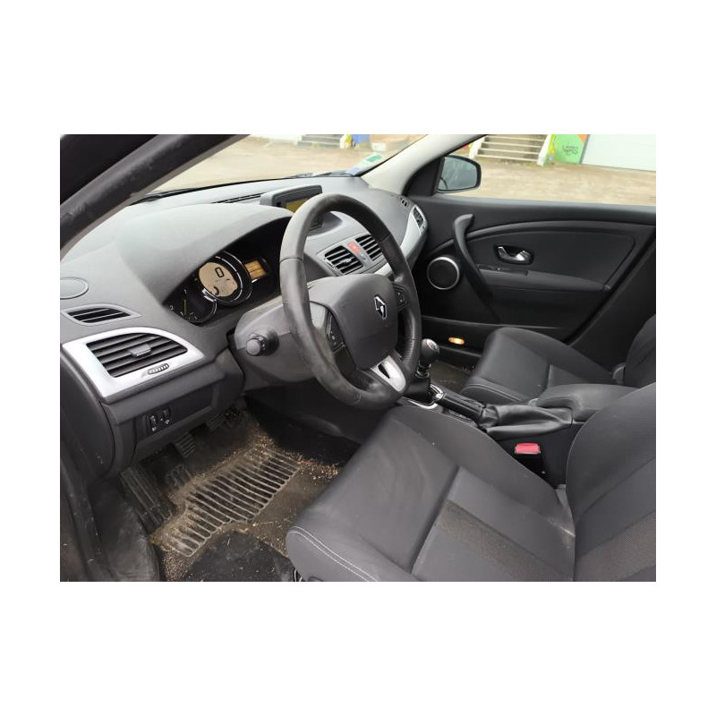 Pare choc arriere RENAULT MEGANE 3 PHASE 1 BREAK d’occasion
