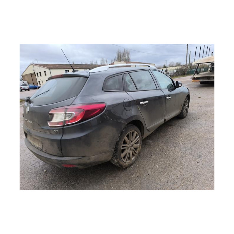 Pare choc arriere RENAULT MEGANE 3 PHASE 1 BREAK d’occasion