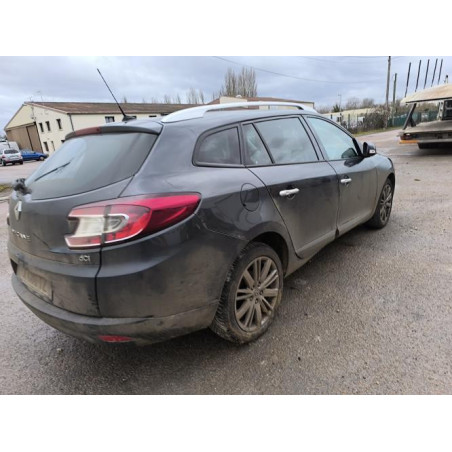 Pare choc arriere RENAULT MEGANE 3 PHASE 1 BREAK d’occasion
