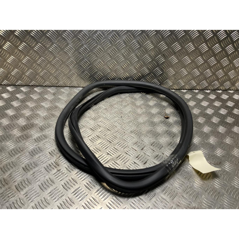 Joint de porte arriere gauche PEUGEOT 2008 2 d’occasion
