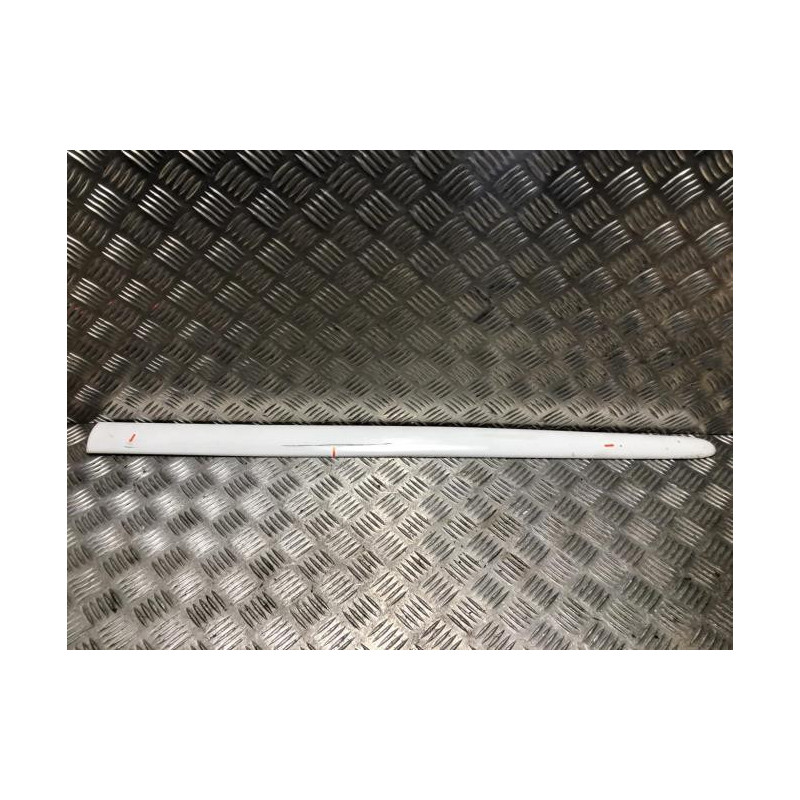 Baguette de porte avant droite PEUGEOT 206+ d’occasion