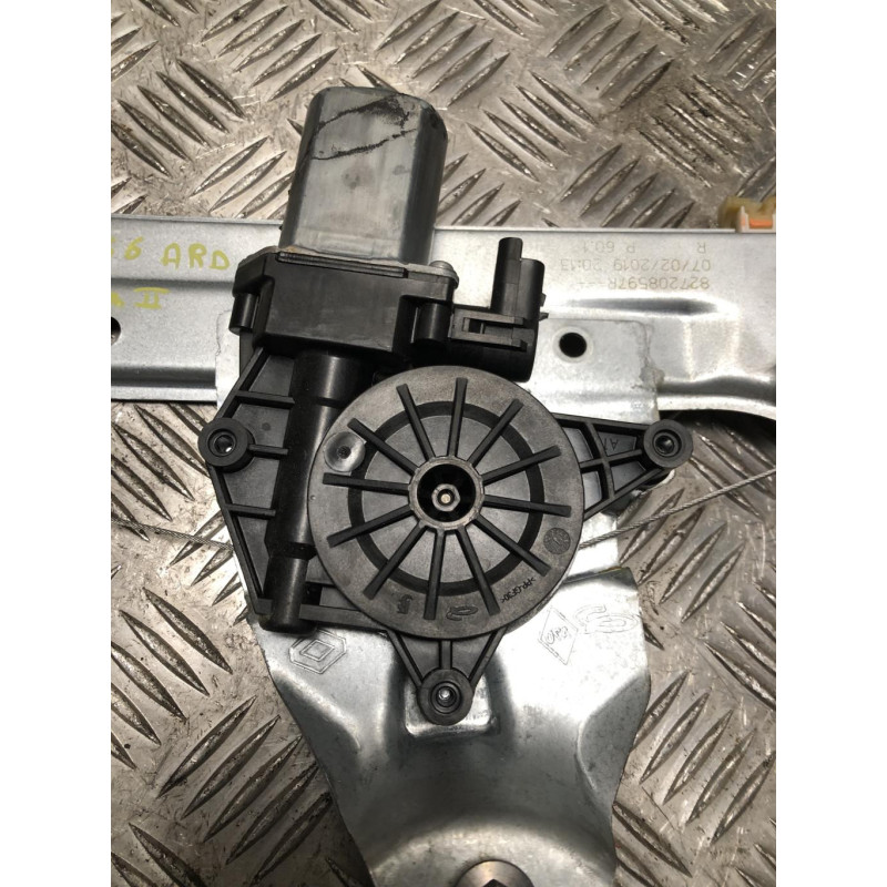 Interrupteur de leve vitre arriere droit DACIA DUSTER 2 PHASE 1 d’occasion