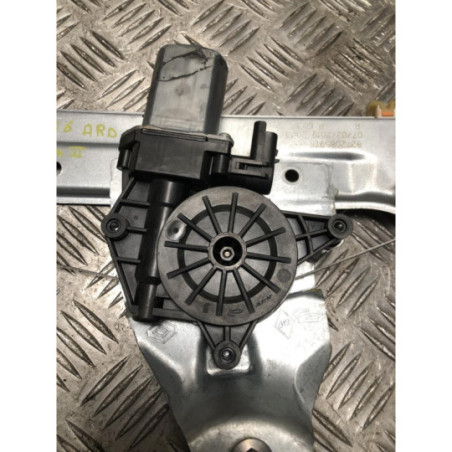 Interrupteur de leve vitre arriere droit DACIA DUSTER 2 PHASE 1 d’occasion