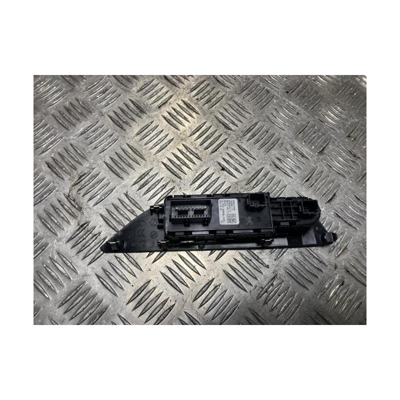 Interrupteur de leve vitre avant gauche PEUGEOT 2008 2 d’occasion