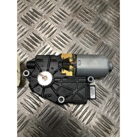 Moteur toit ouvrant PEUGEOT 5008 1 PHASE 1 d’occasion