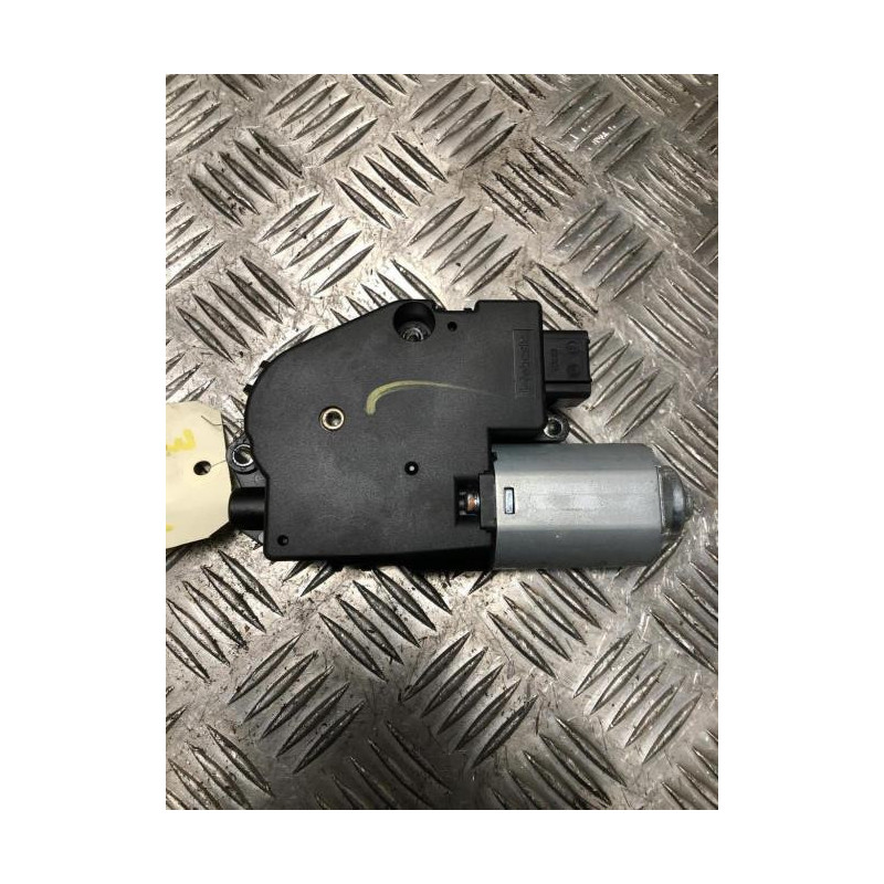 Moteur toit ouvrant PEUGEOT 5008 1 PHASE 1 d’occasion