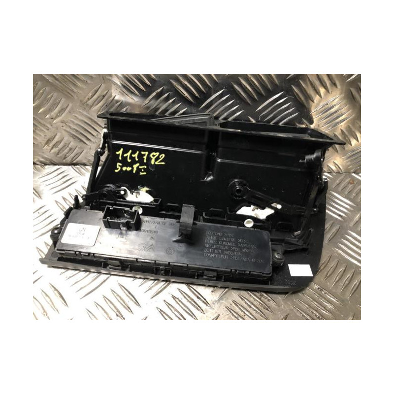 Aerateur tableau de bord PEUGEOT 5008 1 PHASE 1 d’occasion