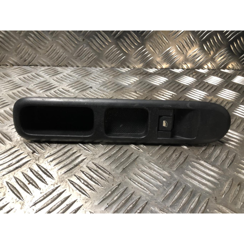 Interrupteur de leve vitre avant droit PEUGEOT 5008 1 PHASE 1 d’occasion