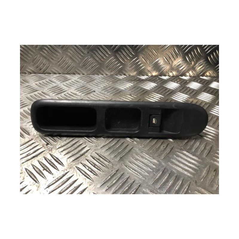 Interrupteur de leve vitre avant droit PEUGEOT 5008 1 PHASE 1 d’occasion