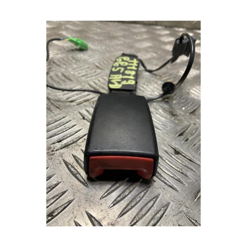 Attache ceinture avant droit VOLKSWAGEN POLO 5 PHASE 2 d’occasion