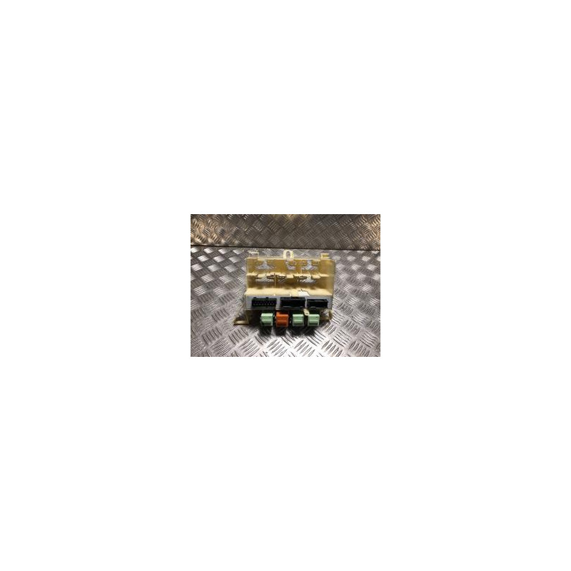 Porte fusible BMW SERIE 3 E46 COUPE PHASE 1 d’occasion