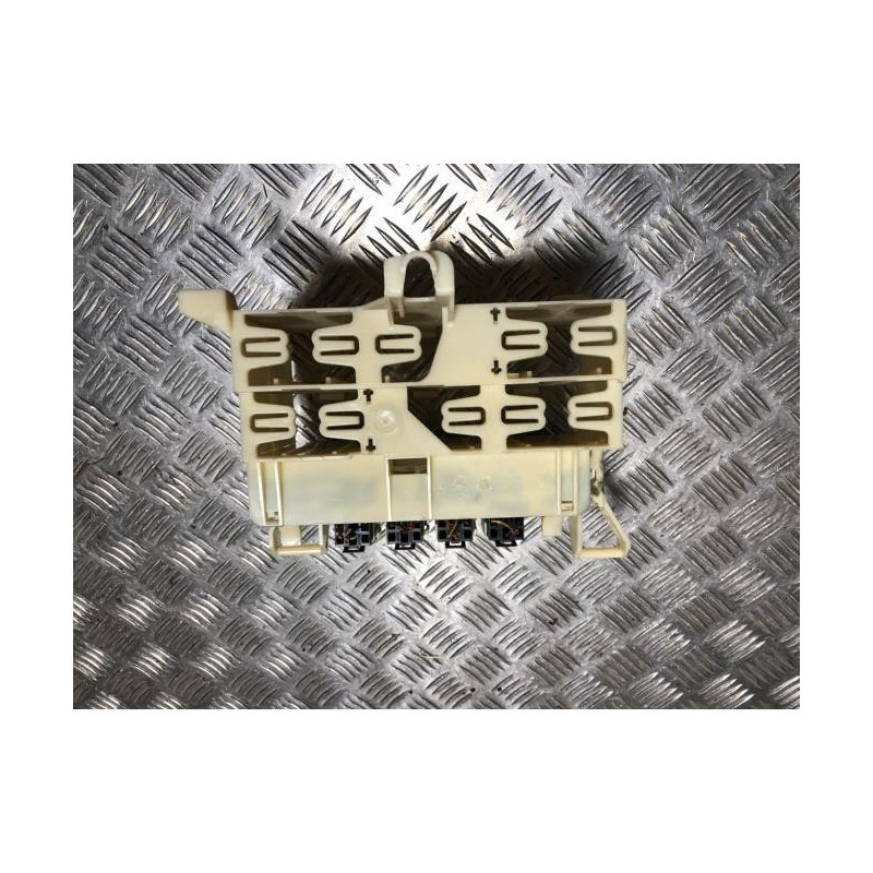 Porte fusible BMW SERIE 3 E46 COUPE PHASE 1 d’occasion