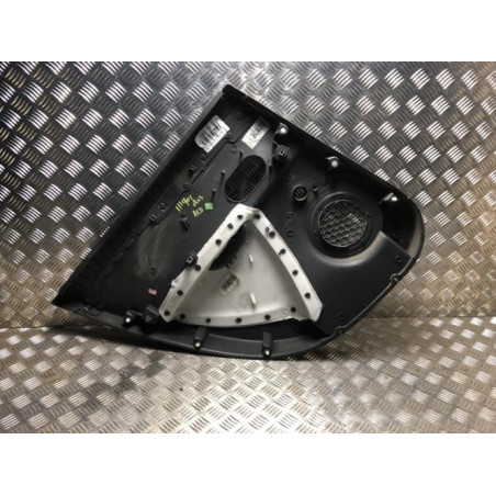 Panneau de porte arriere droit RENAULT CLIO 3 PHASE 1 d’occasion