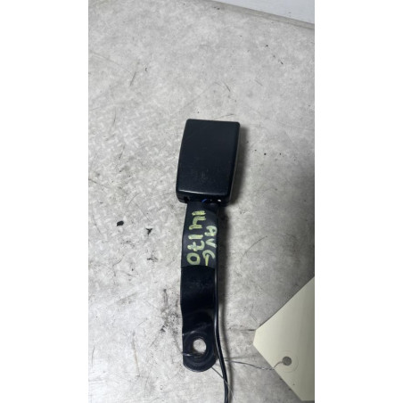 Attache ceinture avant gauche VOLKSWAGEN FOX d’occasion