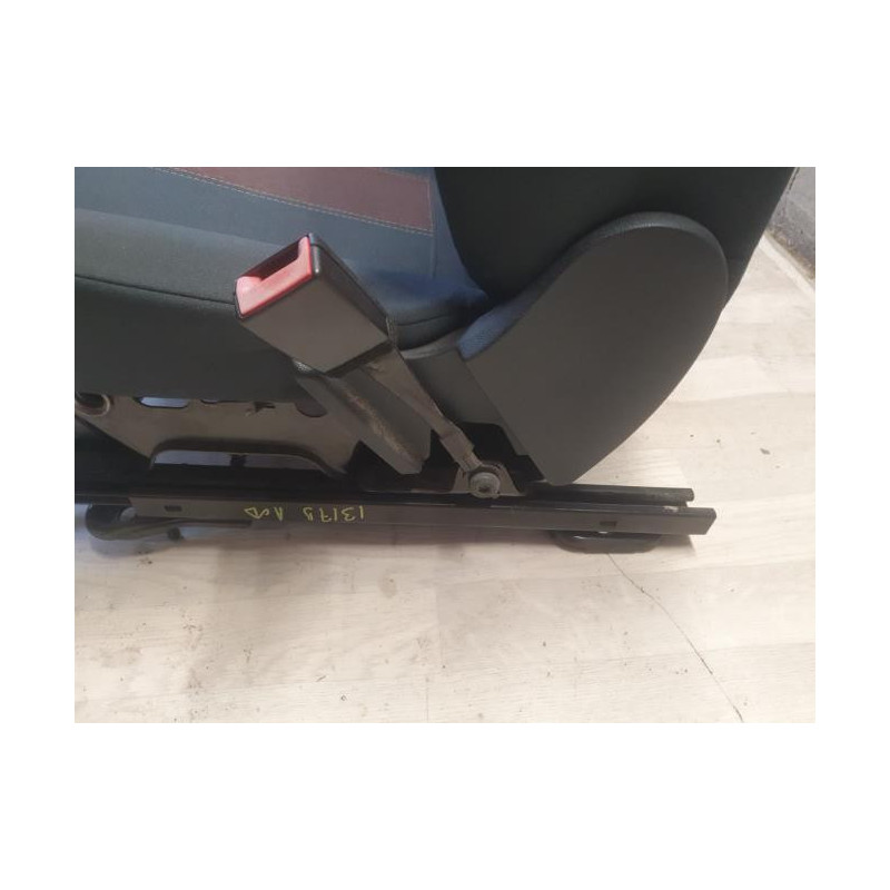 Siege avant droit FORD FIESTA 6 PHASE 1 d’occasion