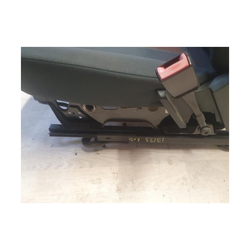 Siege avant droit FORD FIESTA 6 PHASE 1 d’occasion