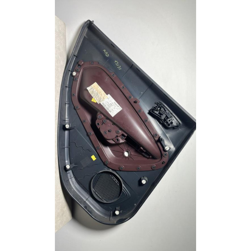 Panneau de porte arriere droit FORD FIESTA 6 PHASE 1 d’occasion