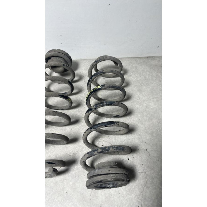 Ressort de suspension arriere VOLKSWAGEN POLO 4 PHASE 2 d’occasion