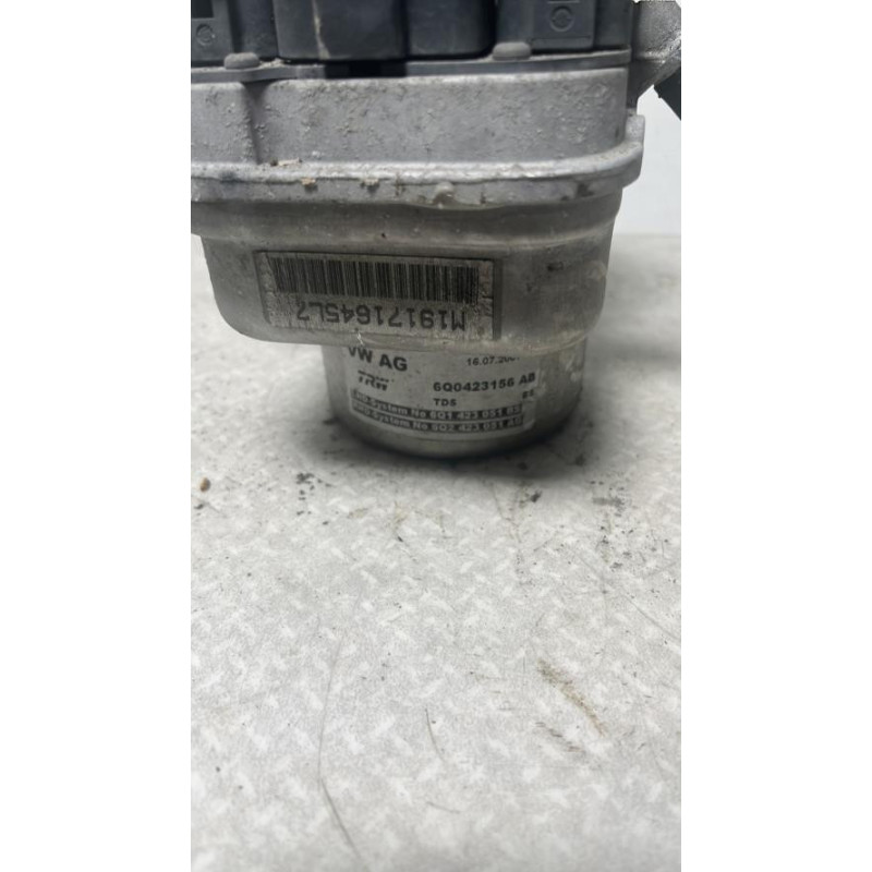 Pompe de direction VOLKSWAGEN POLO 4 PHASE 2 d’occasion